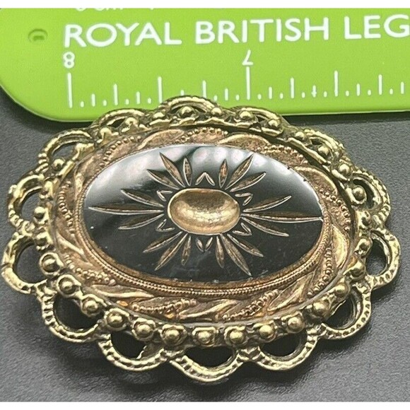 Vintage Sphinx Gold-Tone Brooch – Black Center – 1.75" Elegant Pin - Picture 5 of 5